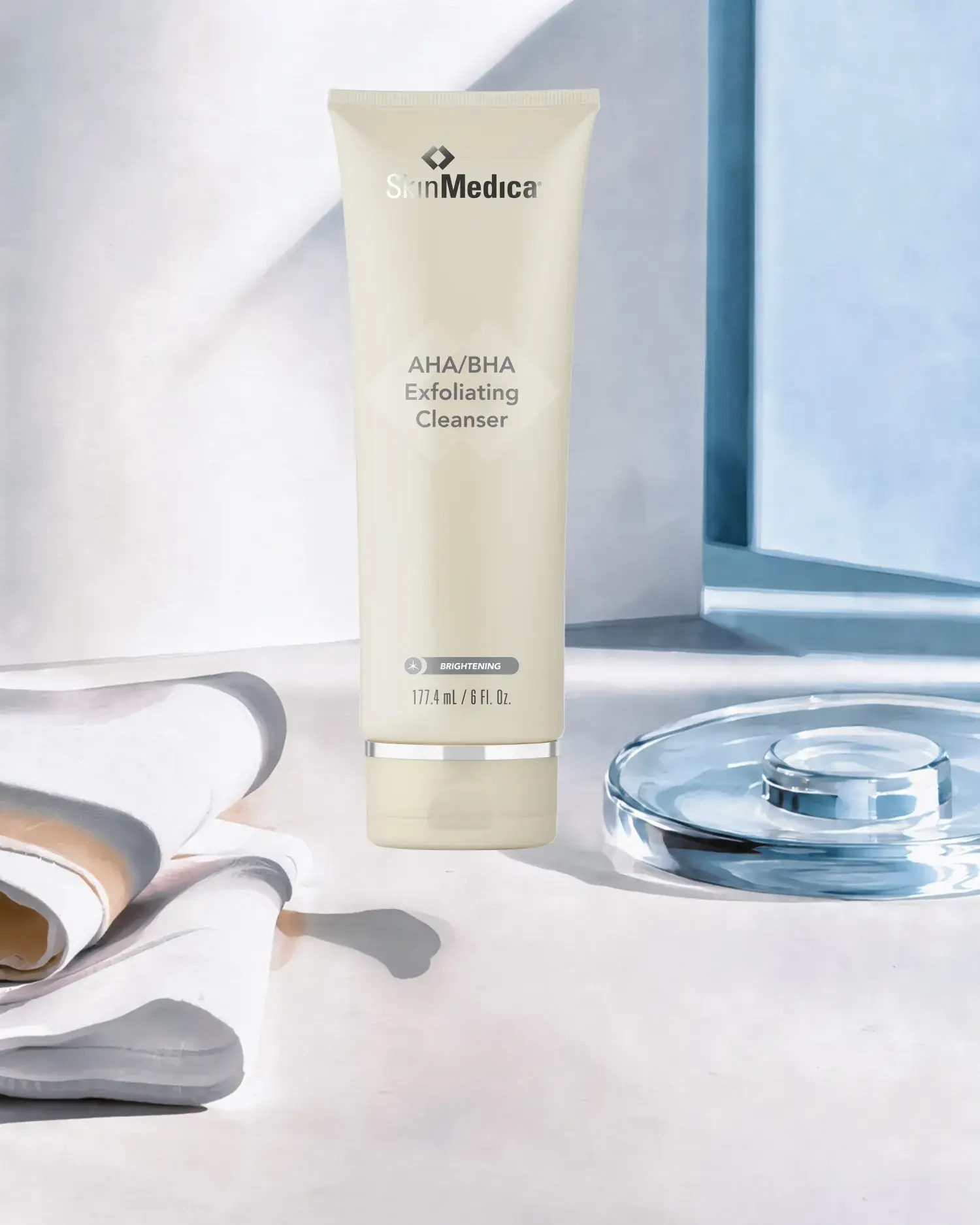 Nettoyant exfoliant AHA/BHA, SKINMEDICA : soin cosméceutique, sélection Atelier Med au Québec.
