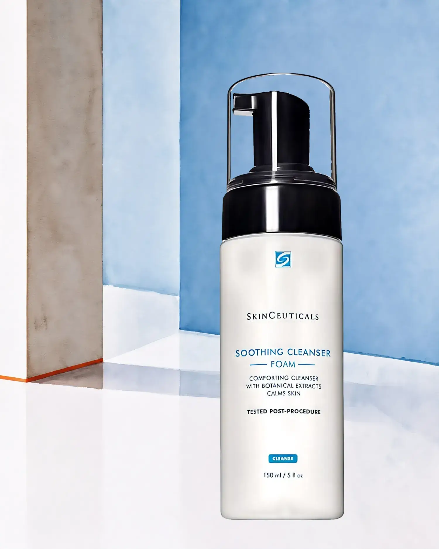 SOOTHING CLEANSER Nettoyant moussant pour la peau sensible, SKINCEUTICALS : soin cosméceutique, sélection Atelier Med au Québec.