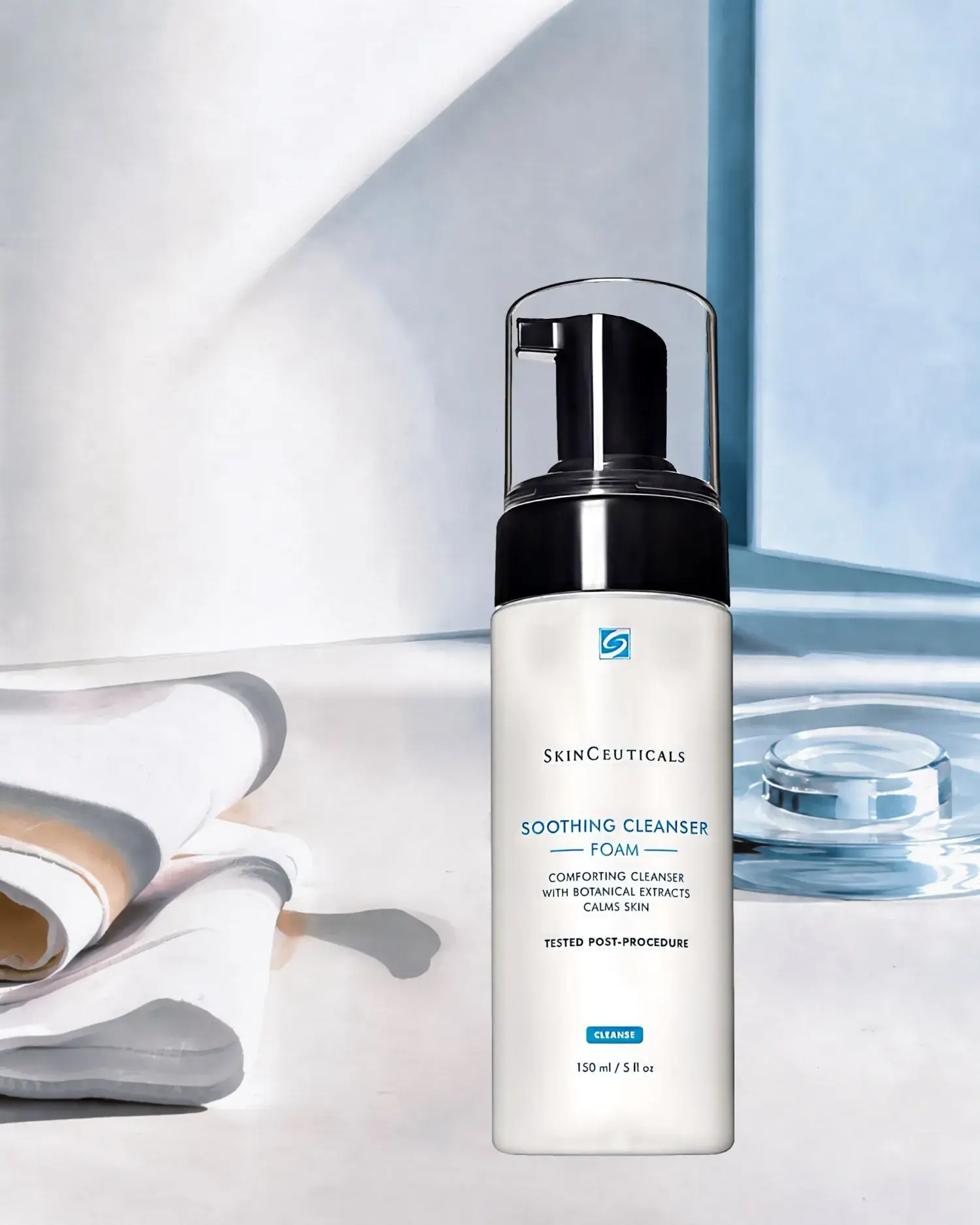 SOOTHING CLEANSER Nettoyant moussant pour la peau sensible, SKINCEUTICALS : soin cosméceutique, sélection Atelier Med au Québec.