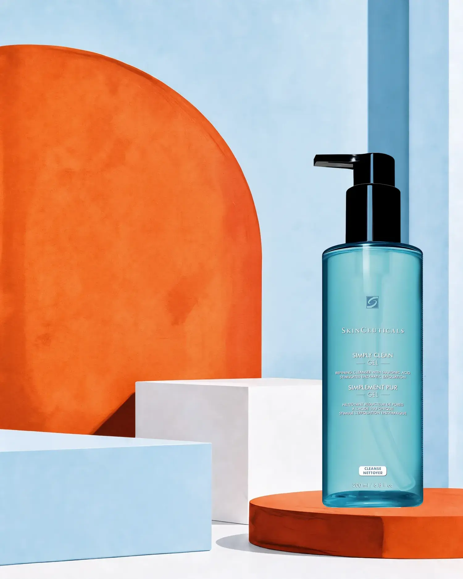 SIMPLY CLEAN Nettoyant pour peau grasse, SKINCEUTICALS : soin cosméceutique, sélection Atelier Med au Québec.